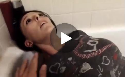 鬼上身?女子做出超越人體極限的動作