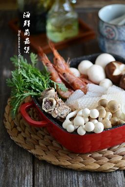 两种实用花刀法【海鲜菌菇煲】【芦笋墨鱼卷】