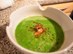 [异国料理]花椰菜浓汤