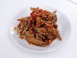 香辣蒜蓉蜜糖鸡翼尖